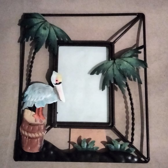 2 BEACHCOMBERS COASTAL LIFE Metal Frames DECOR WITH Tropical Flamingo Palm Trees - Picture 3 of 14